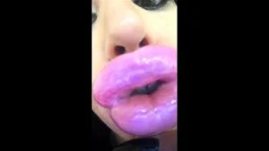 bimbo lips thumbnail