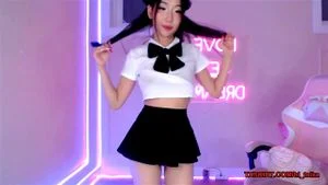 Naughty Japanese schoolgirl slutty dance