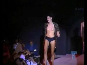 tips and boobs on runway