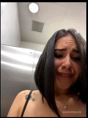 Public Latina Facial - Watch Hot Latina in public restroom - Restroom, Sammbunny, Big Ass Porn -  SpankBang