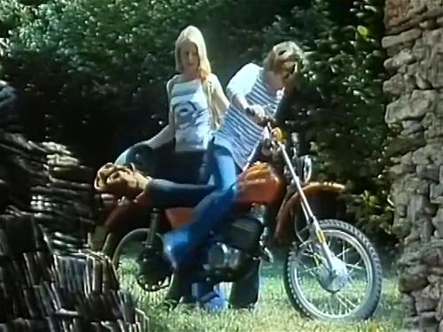 femmes a hommes 1976: Lesbian, Groupsex & Vintage Porn - SpankBang