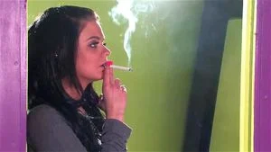 Smoking Ladies thumbnail