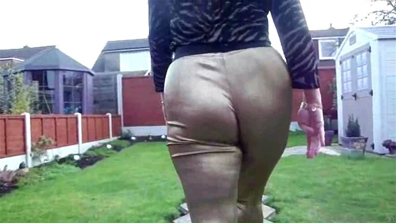 Wife in leggings