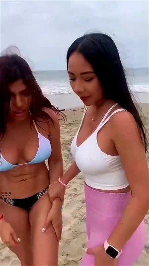 Amateur Beach Girls - Watch Amateur girls dancing at beach - Gay, Girls, Beach Porn - SpankBang