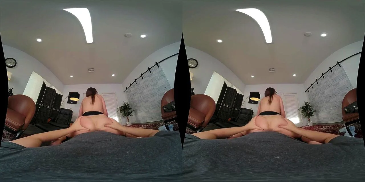 VR Brunette