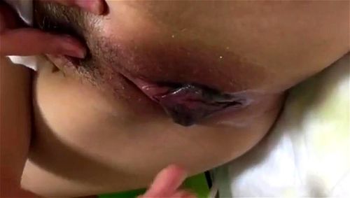Masturbation avec éjaculation féminine d'une femme très excitée Vidéo Porno - SpankBang