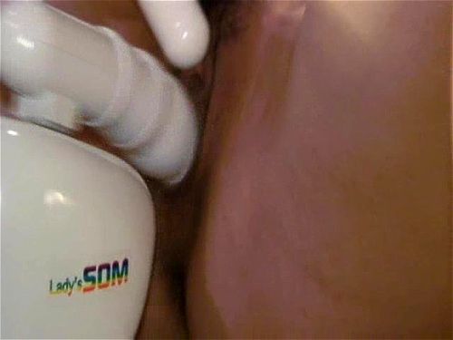 L'amica lesbica della moglie Video Porno - SpankBang