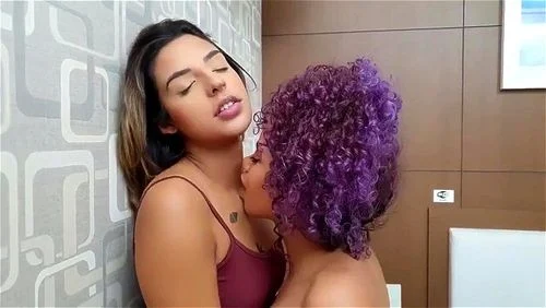 Lesbian deep kissing thumbnail