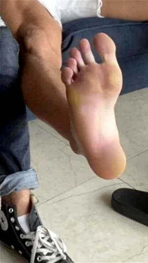 male feet thumbnail
