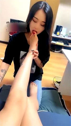 Chinese feet thumbnail