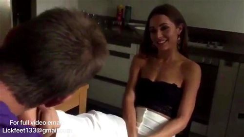 Adorazione dei Piedi alla Festa Video Porno - SpankBang