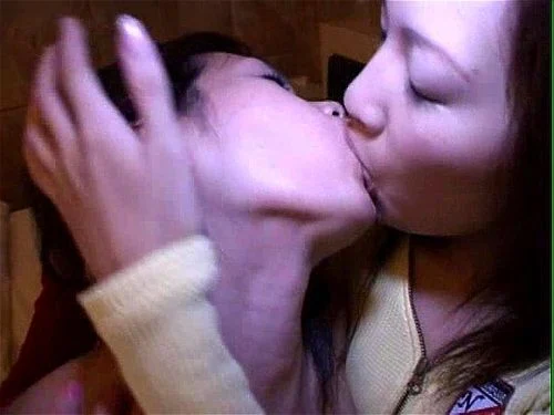 japanese girls kissing thumbnail
