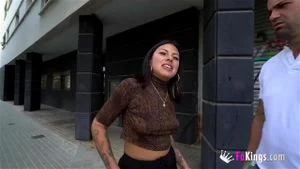 Street pick-up with an amazing babe. Pretty girls also fuck!