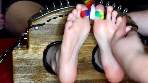 foot fetish, ticklish girl, cosquillas en los pies, tickle bondage