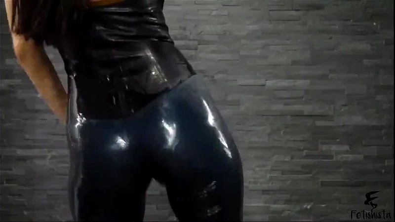 Latex leggings twerk