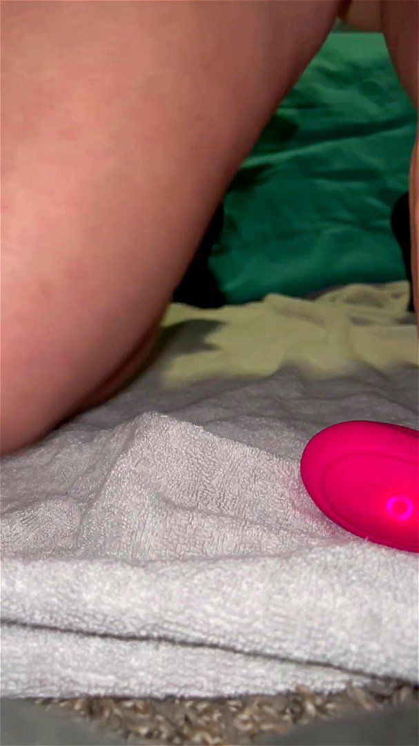 Chubby Milf takin 12" Chubby Milf takin 12"
