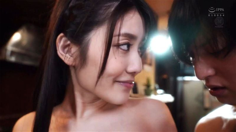 Everyone wants to have sex with her. Dear coffee shop owner Nao Jinguji Everyone wants to have sex with her. Dear coffee shop owner Nao Jinguji