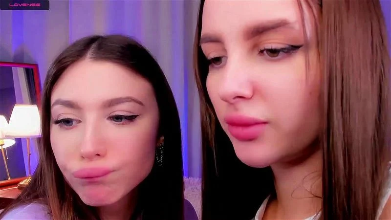 Lesbian kiss Lesbian kiss