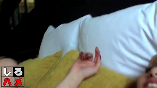 Explorez le monde du plaisir adulte avec ces deux stars séduisantes. Profitez de scènes intimes remplies de désir et de passion, alors qu'elles partagent des moments de jouissance dévouée lors d'un tournage de haute qualité. Vidéo Porno - SpankBang