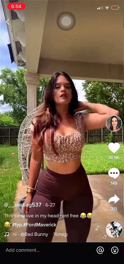 milf, leggings and booty, striptease, latina