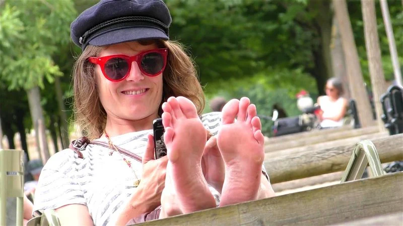 Tourist Feet - France Edition Tourist Feet - France Edition