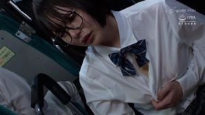 nh busty 360 627 721 Thumbnail