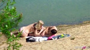 Public Sex-Surpris à la Cam thumbnail