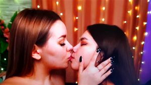 Kiss thumbnail