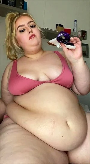 fat girl thumbnail