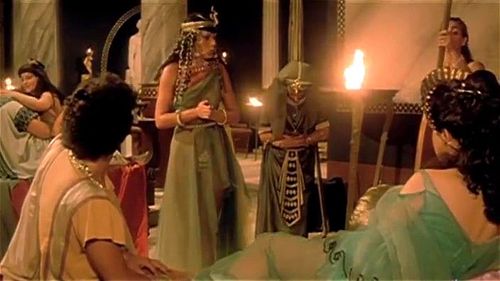 Cleopatra: Brunette, Public & Vintage Porn - SpankBang