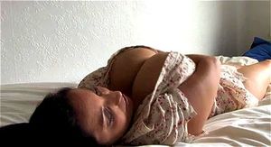 Dormida tetas thumbnail