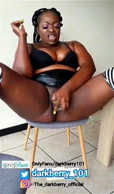 BBW ebony slut plays with her pussy