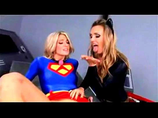 superheroine superheroine
