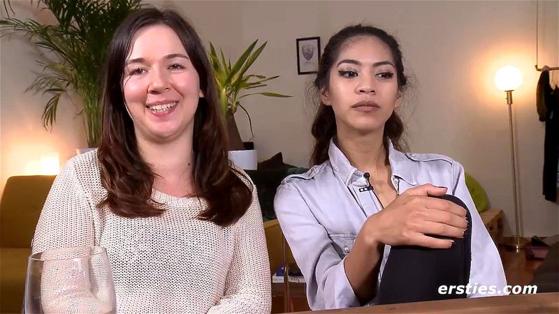 2 deutsche Mädchen, 2 Dildos, 1 unglaublicher Shoot