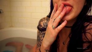Watch from 0:01:05