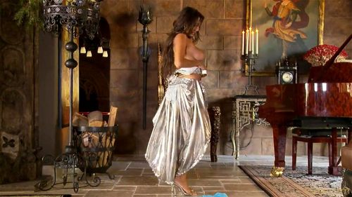 Sexy Belly Dancer masturbation