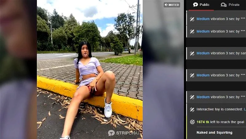 Camwhore Squirt & Anal mix