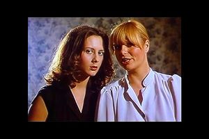 Les Bas De Soie Noire (Educating Tricia) (1981) Sc3 - Christine Black & Dominique Saint Claire