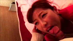 おばさんフェラ thumbnail