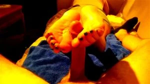 Bare Feet Footjobs thumbnail