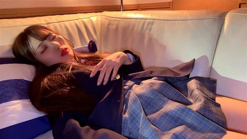 Baw się z ogoloną cipką zbyt uroczej dziewczyny Film Porno - SpankBang