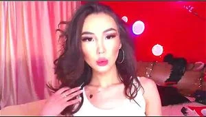 Sexy Asian Babe Dances