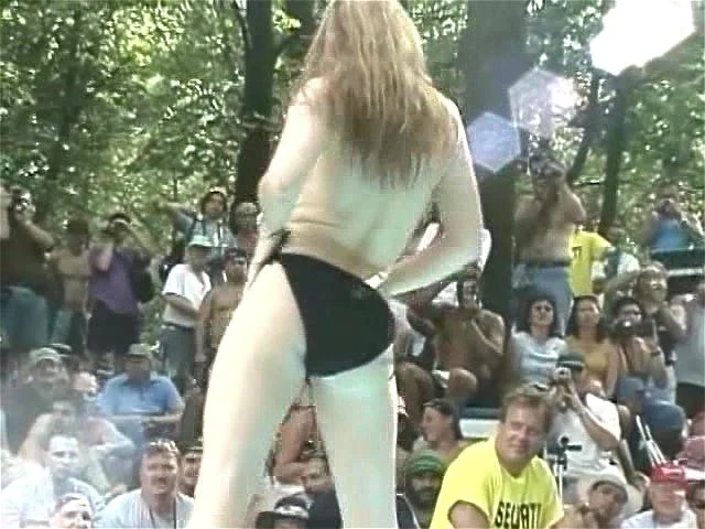 Wild Girls Naked On Public Scene Wild Girls Naked On Public Scene