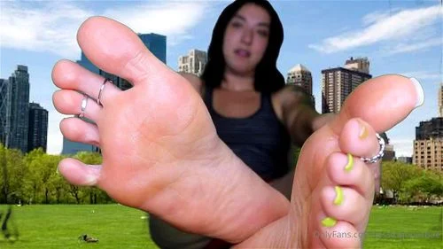 Amazing feet ugly face Jessica jones just ignore her face