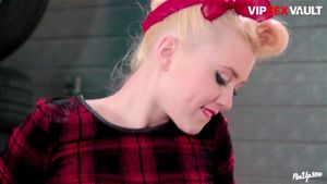 Pin Up thumbnail