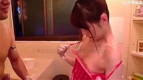 Disfruta de una escena caliente con una joven y atractiva actriz japonesa en una película llena de lujuria y emoción. Explora una relación íntima entre adultos que consienten, cargada de deseo y emoción. Este video ofrece una experiencia muy excitante con escenas intensas que estimulan los sentidos. Video Porno - SpankBang