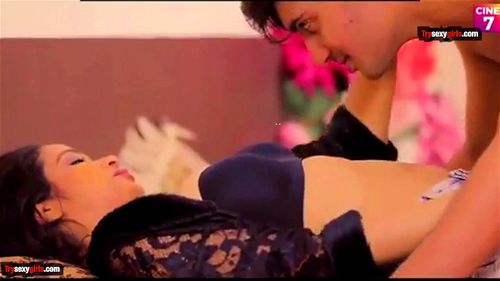 Hot bhabi ki Saree kholi