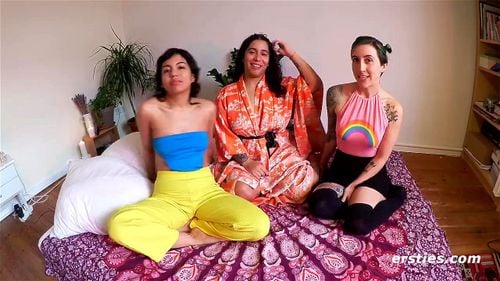 What's Better Then 2 Amateur Lesbians? 3 of Course! by Ersties: Porn