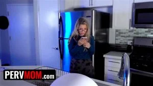 mom step mom thumbnail