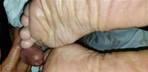 BBW FOOT JOB thumbnail